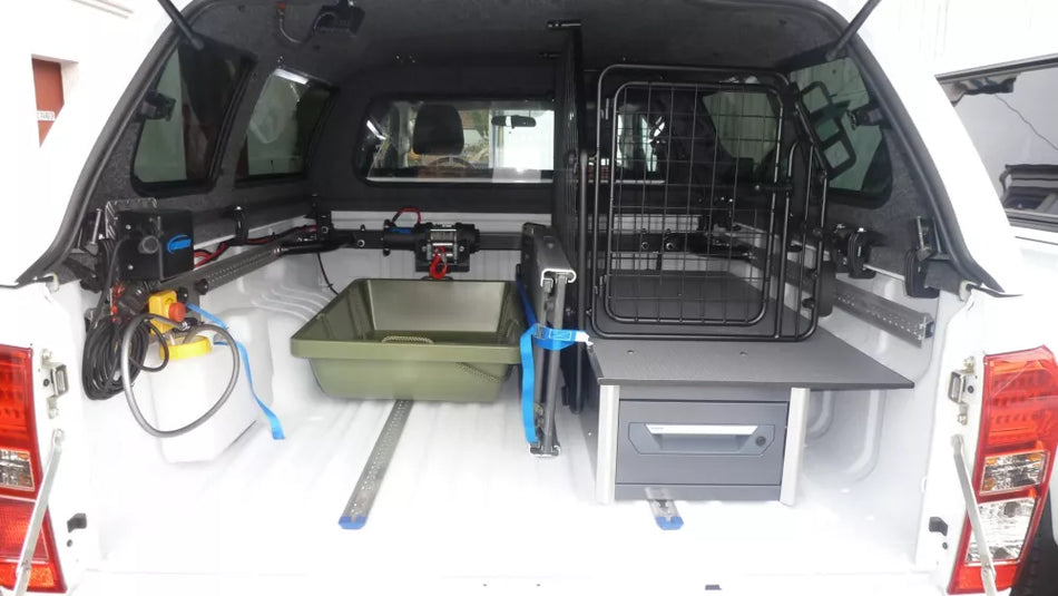 Oprema za dvig tovora s pasjo kletko in predalom za keson pick-up vozila