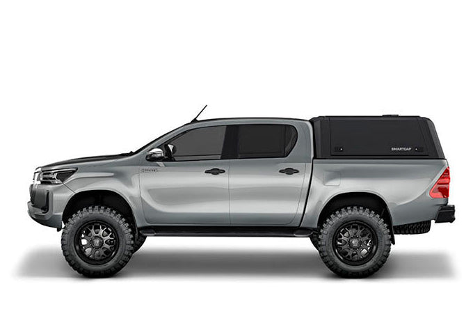 Hardtop Smartcap EVOa Adventure z zadnjimi zastekljenimi vrati in stranskimi polnimi dvižnimi vrati z Molle paneli, Toyota Hilux 2016+, 2021+, Double Cab