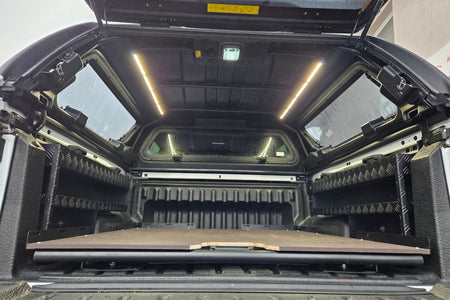 Dodatna notranja LED razsvetljava za avtomobile