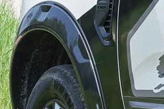 Obrobe blatnikov Ford Ranger barvane