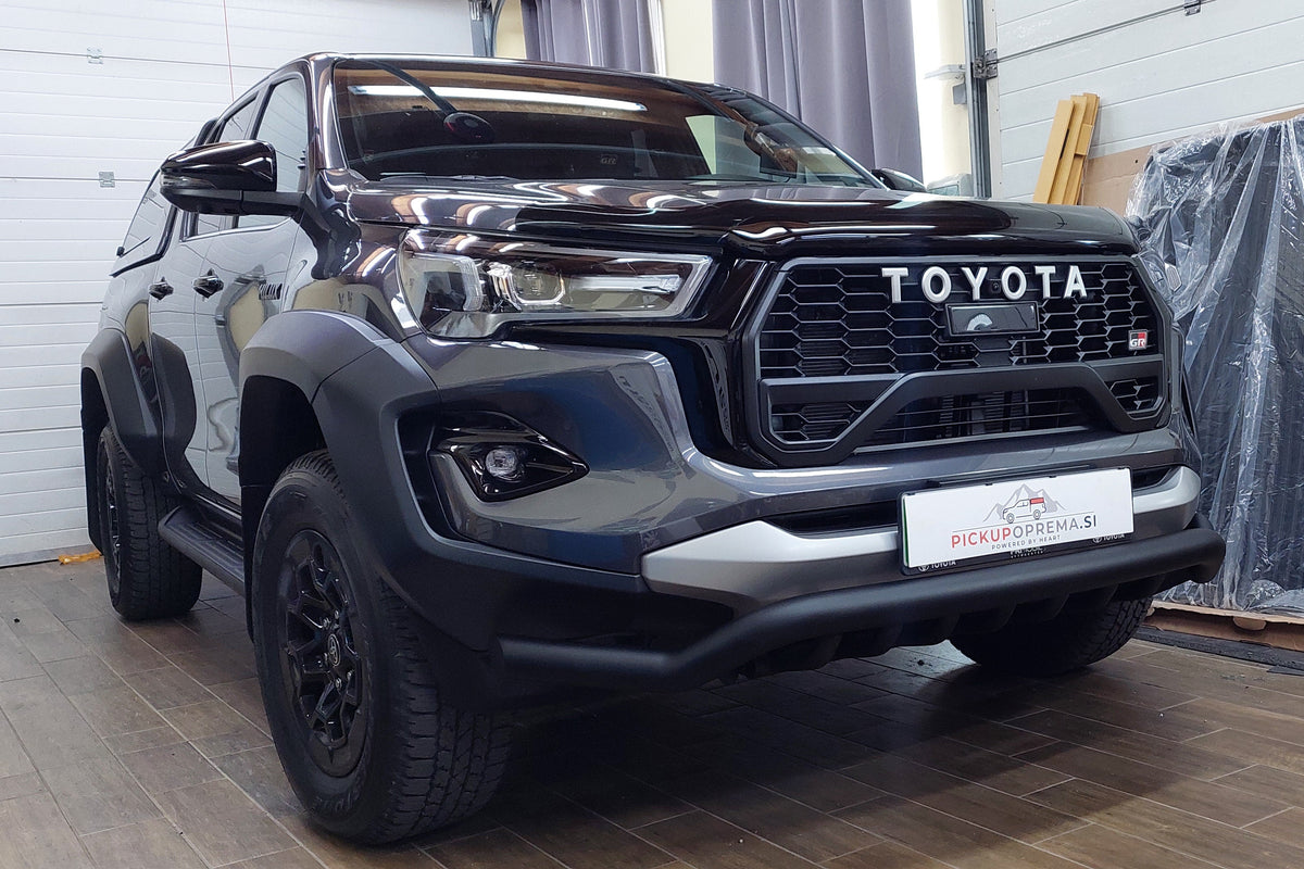 Ščitnik pokrova motorja za Toyoto Hilux