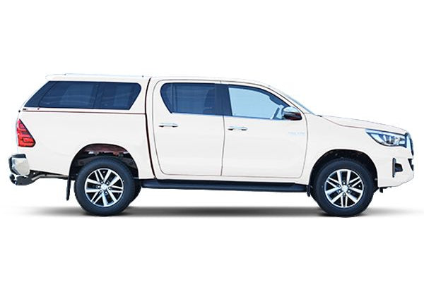 Trda streha Alpha E+(s stranskimi toniranimi okni), Toyota Hilux 2016+, 2021+, Double Cab
