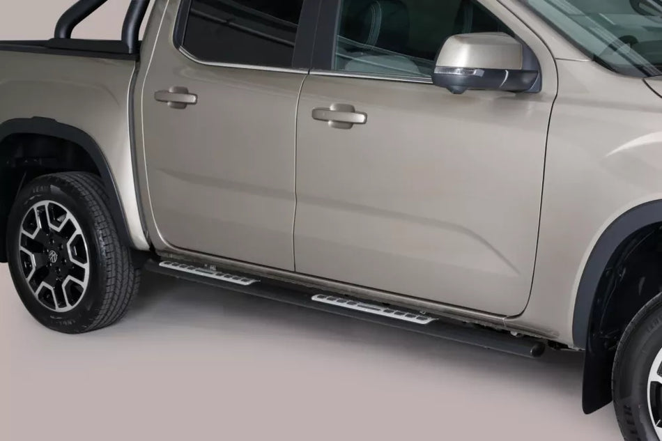 Ovalne stranske stopnice s protizdrsno površino