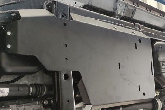 Podvozna zaščita (aluminij) za AddBlue, Toyota Hilux 2021+, Double Cab